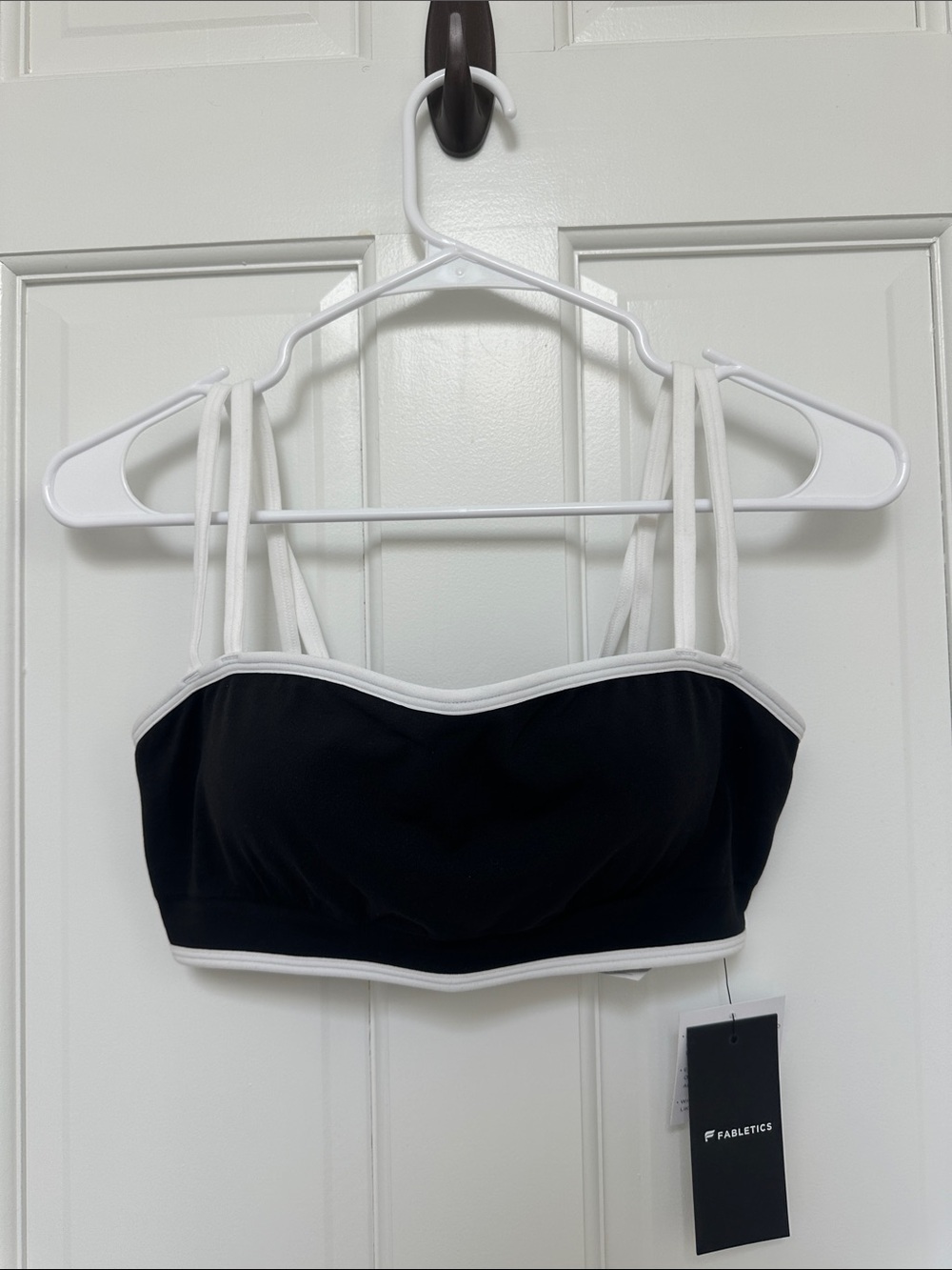 Fabletics Seamless Low Impact Sports Bra - Black/White